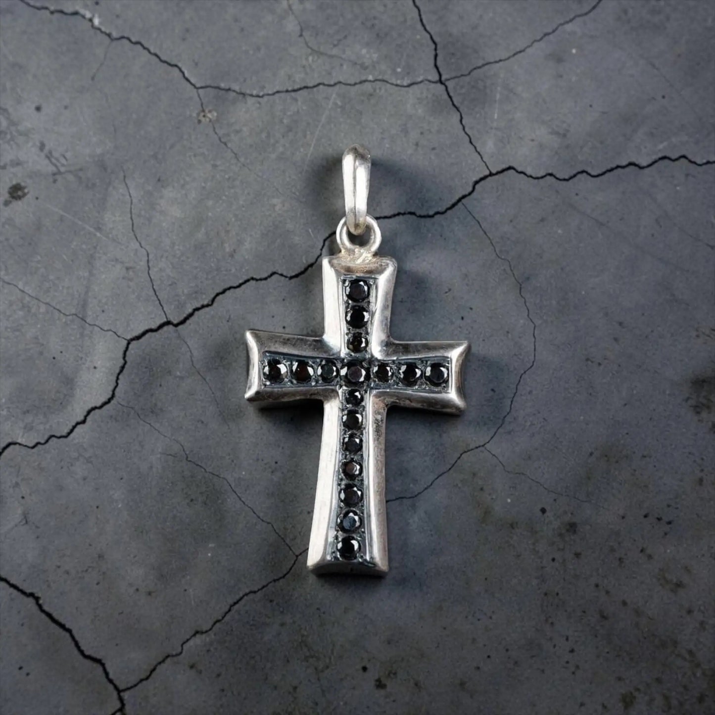 ROCKSTAR CROSS BLACK