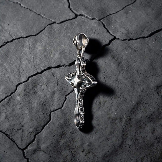 DIAMOND CROSS BLACK