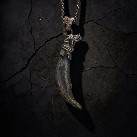 SILVER WOLF TUSK