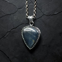 RJ GUITAR PICK STONE LABRADORITE