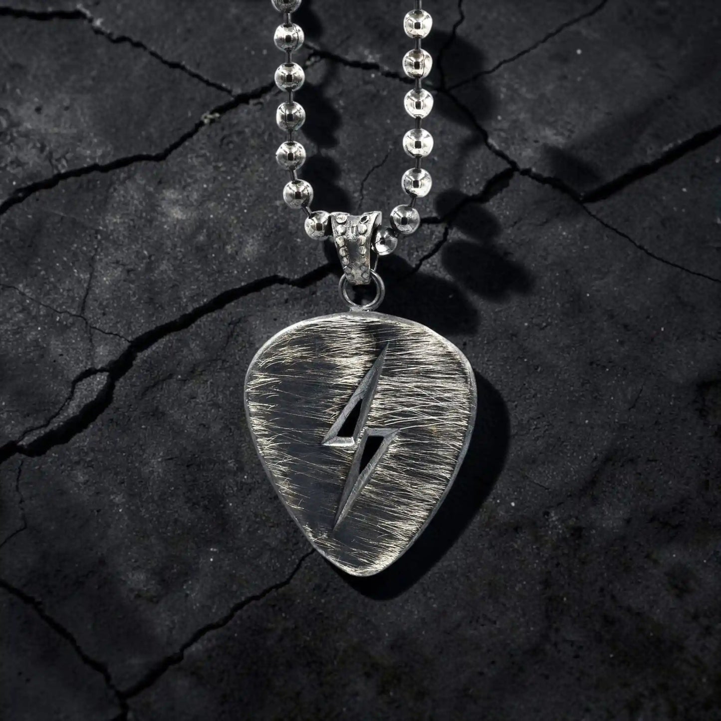 GUITAR PICK LIGHTNING BOLT SILVER