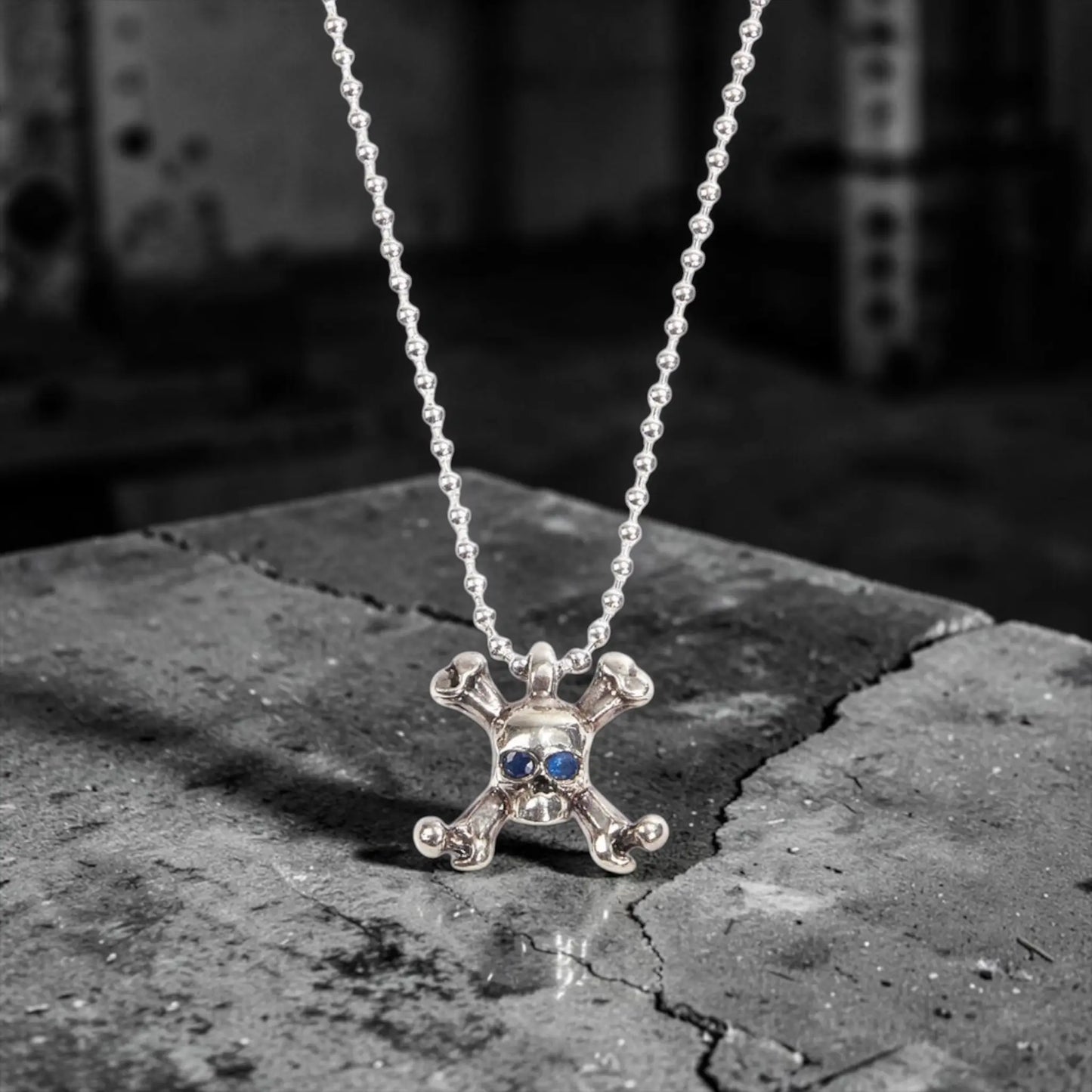 SKULL JOE CROSSBONE PENDANT STONES