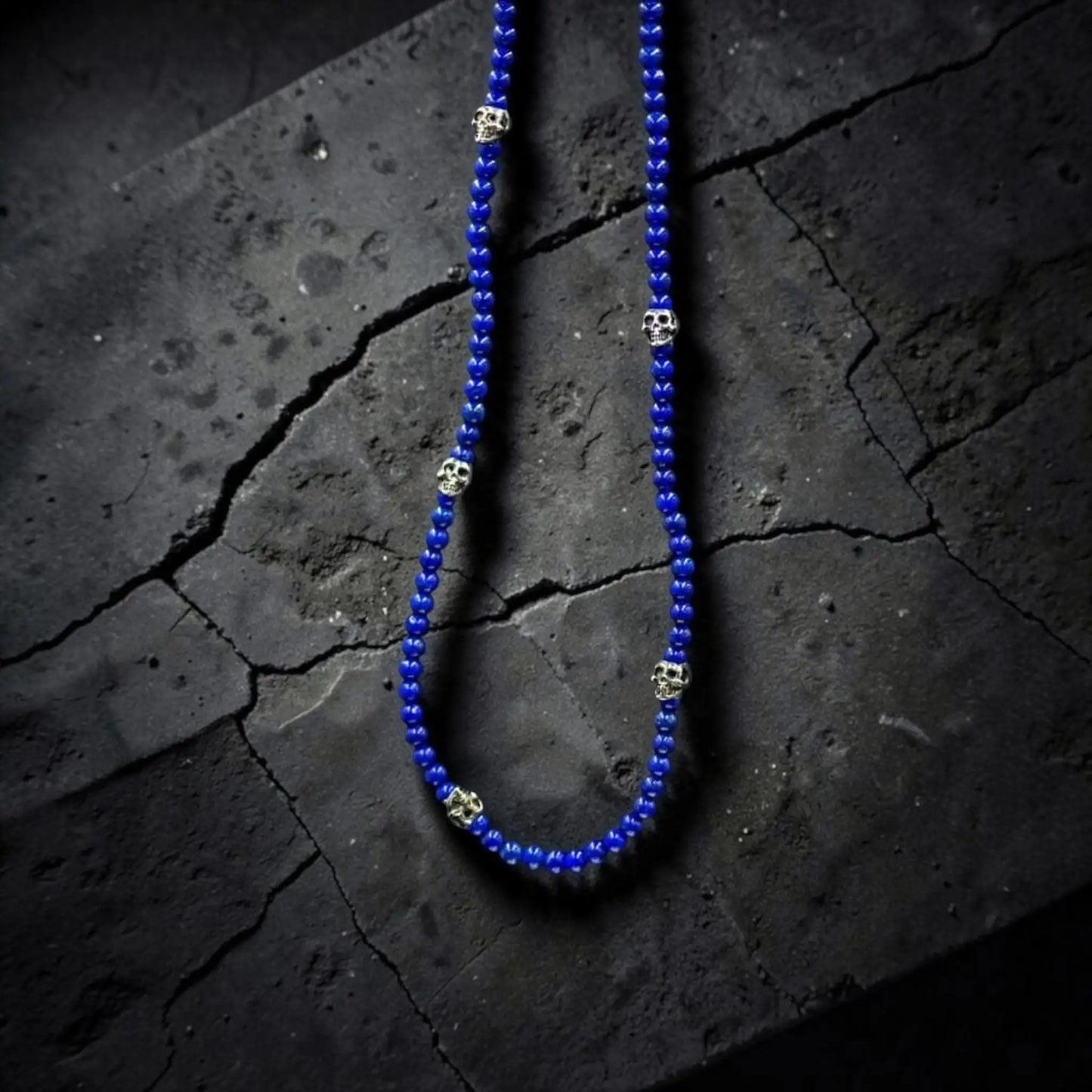 5 SKULLS LAPISLAZULI NECKLACE