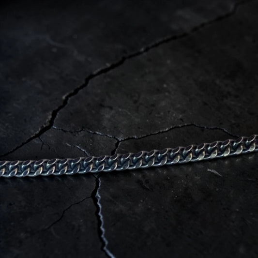 LINKED CHAIN DARK