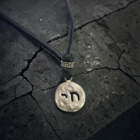 LEATHER AMULET CHAI HOLLOW