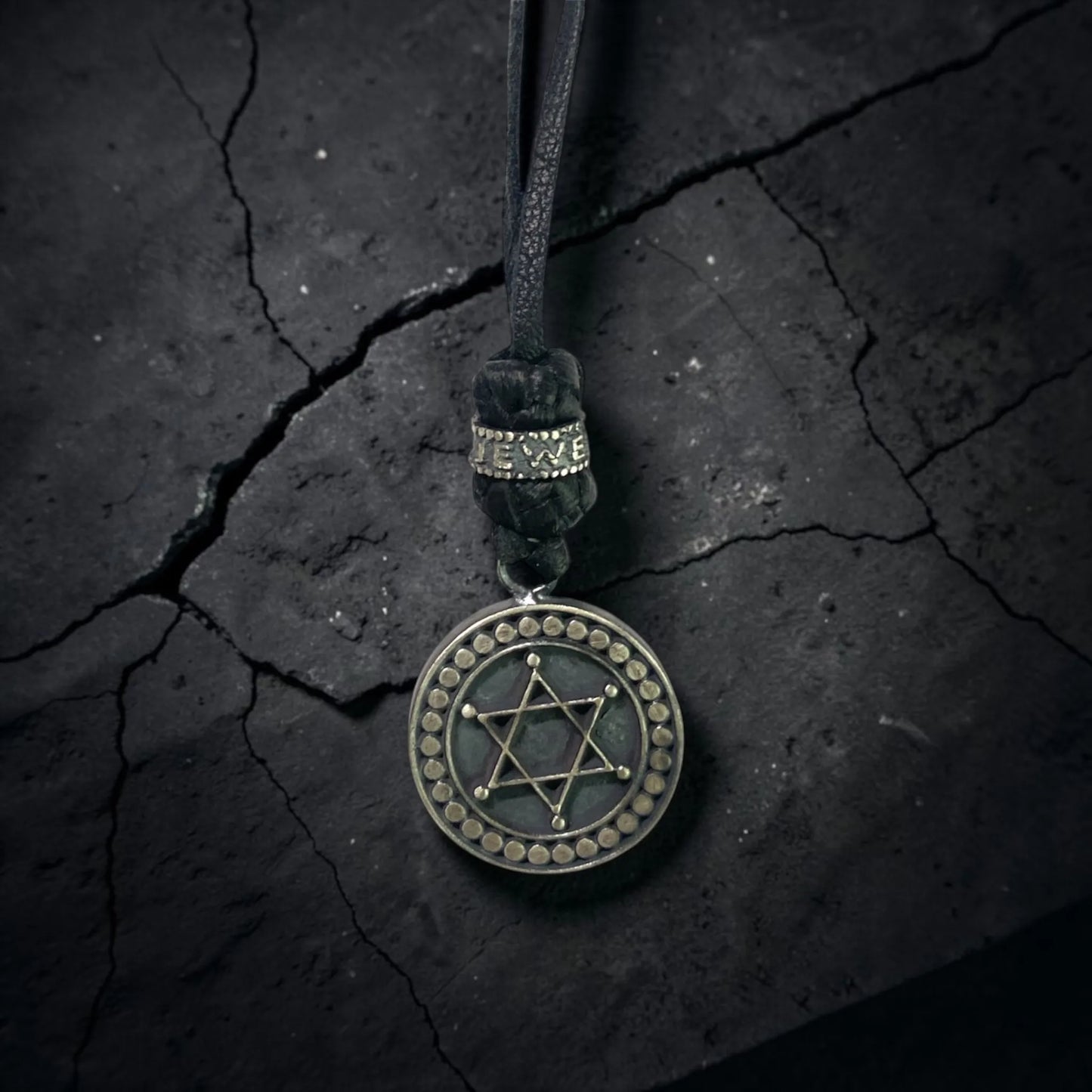 LEATHER AMULET DOTTED D.STAR