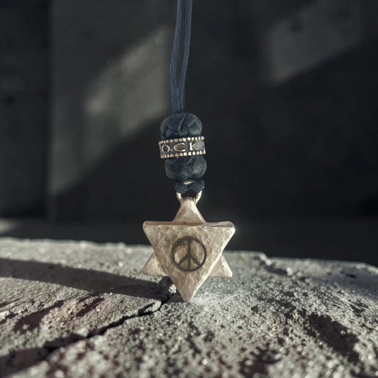 LEATHER AMULET PEACE STAR