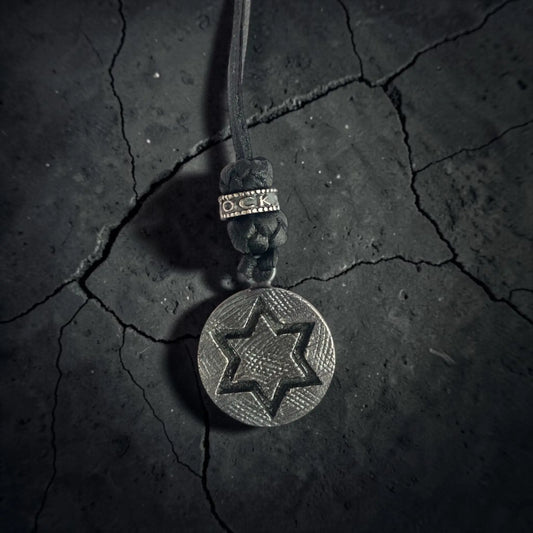 LEATHER AMULET STRIPED D.STAR