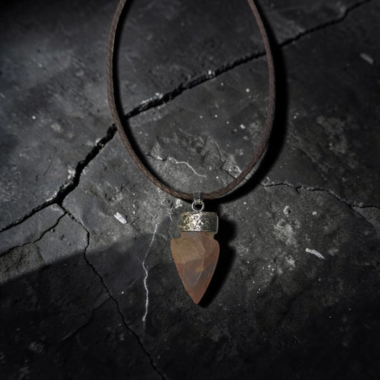 STONE ANCIENT ARROWHEAD NECKLACE