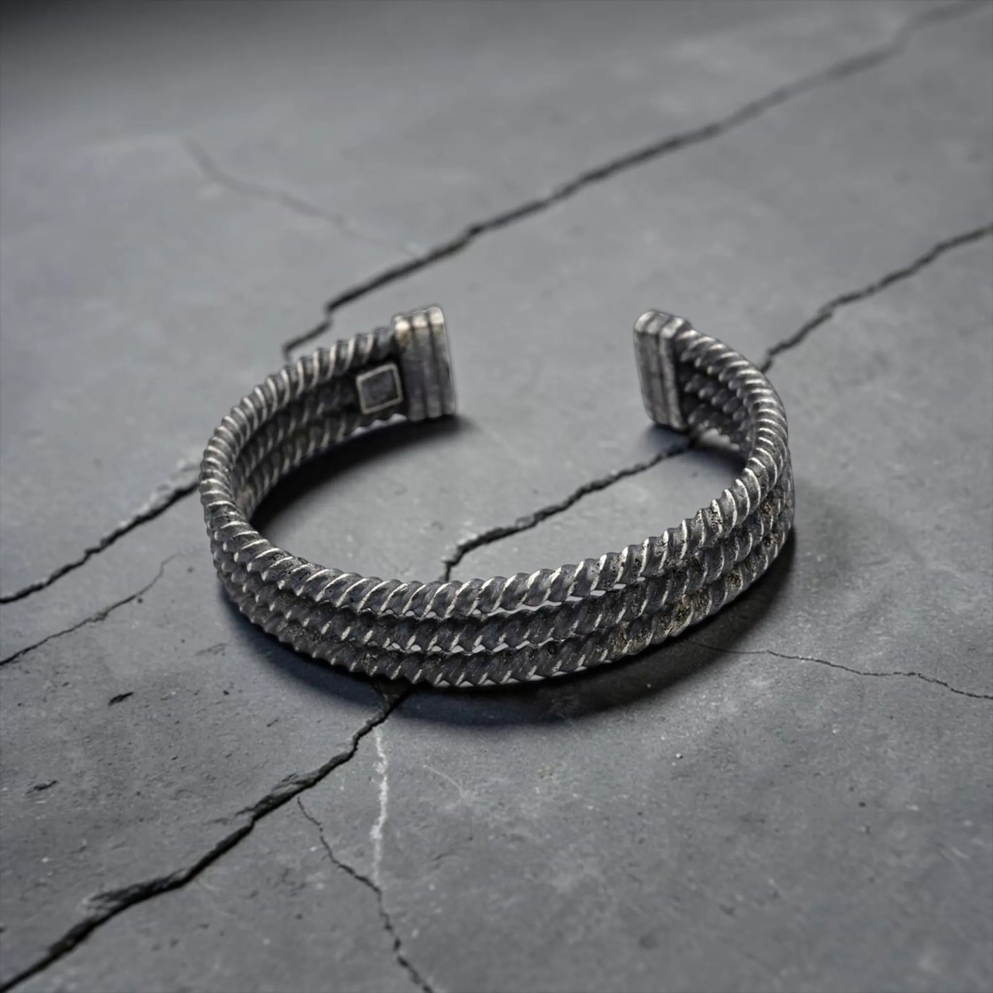 ROPE CUFF
