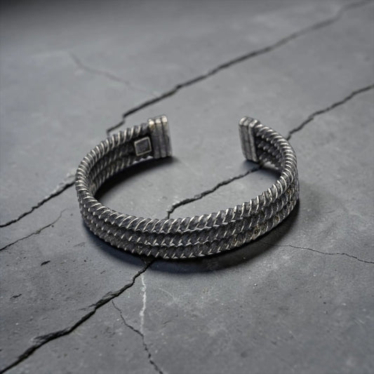 ROPE CUFF