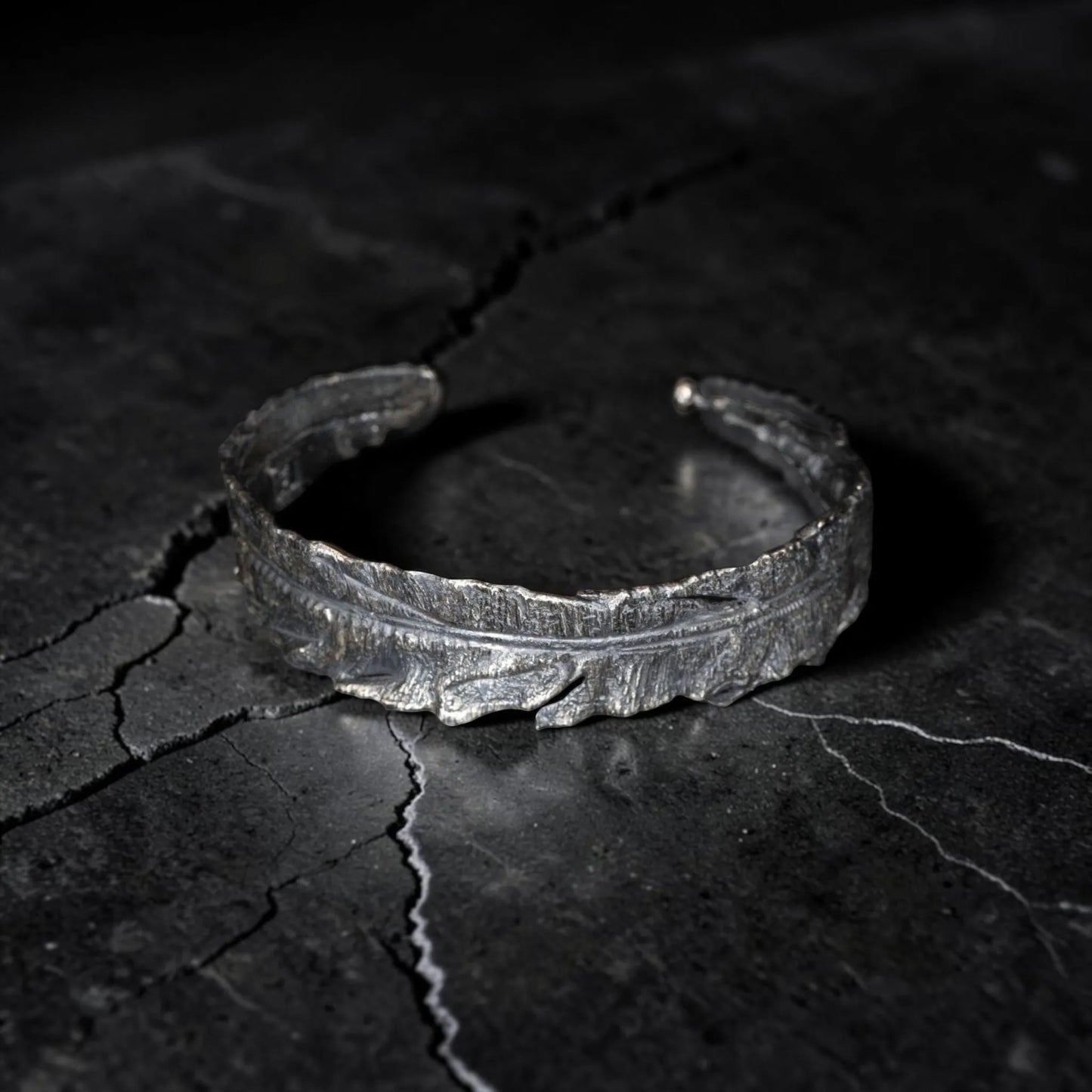 FEATHER CUFF SMALL