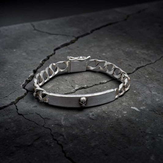 SKULL PLAQUE BRACELET