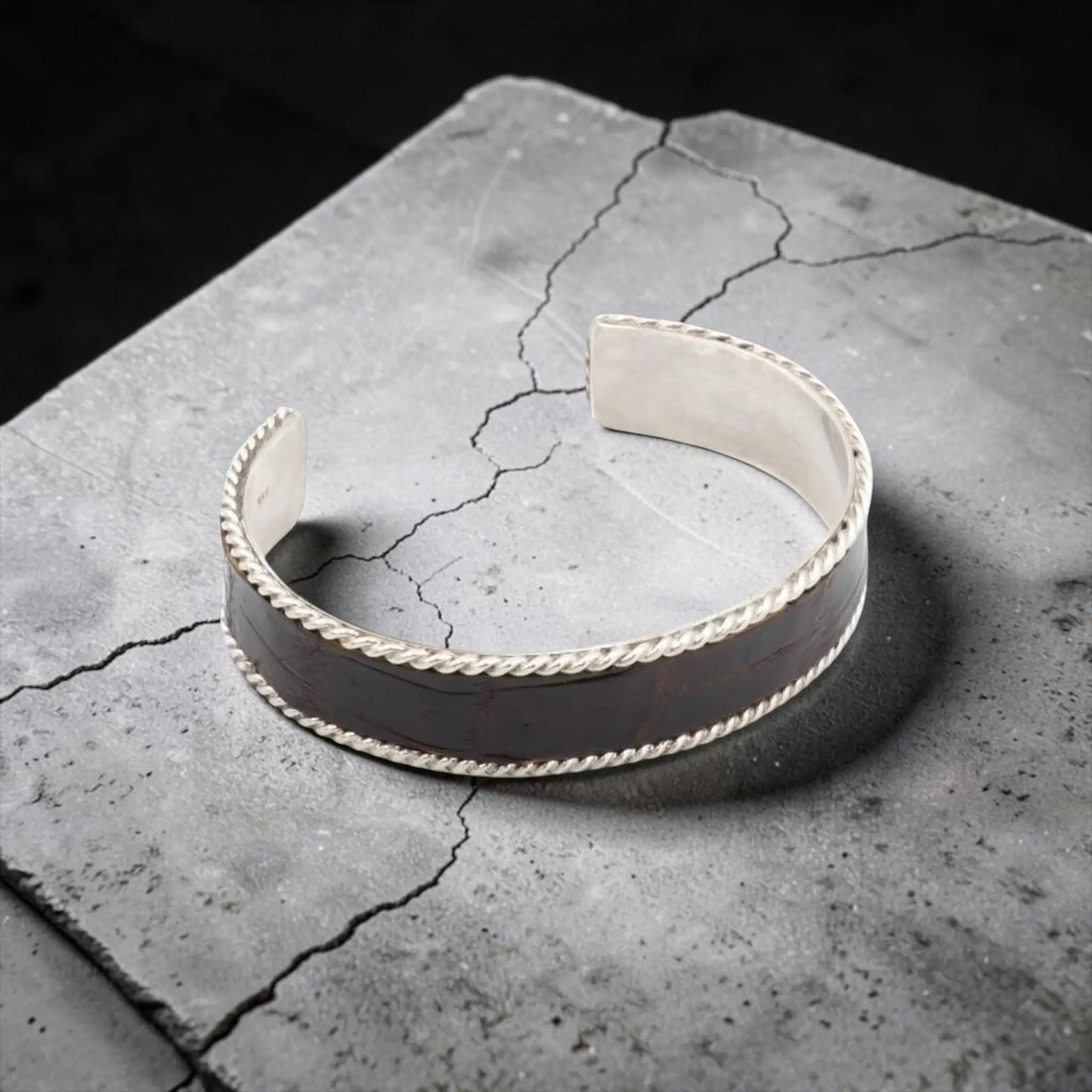 BROWN CROCODILE SKIN CUFF WIDE