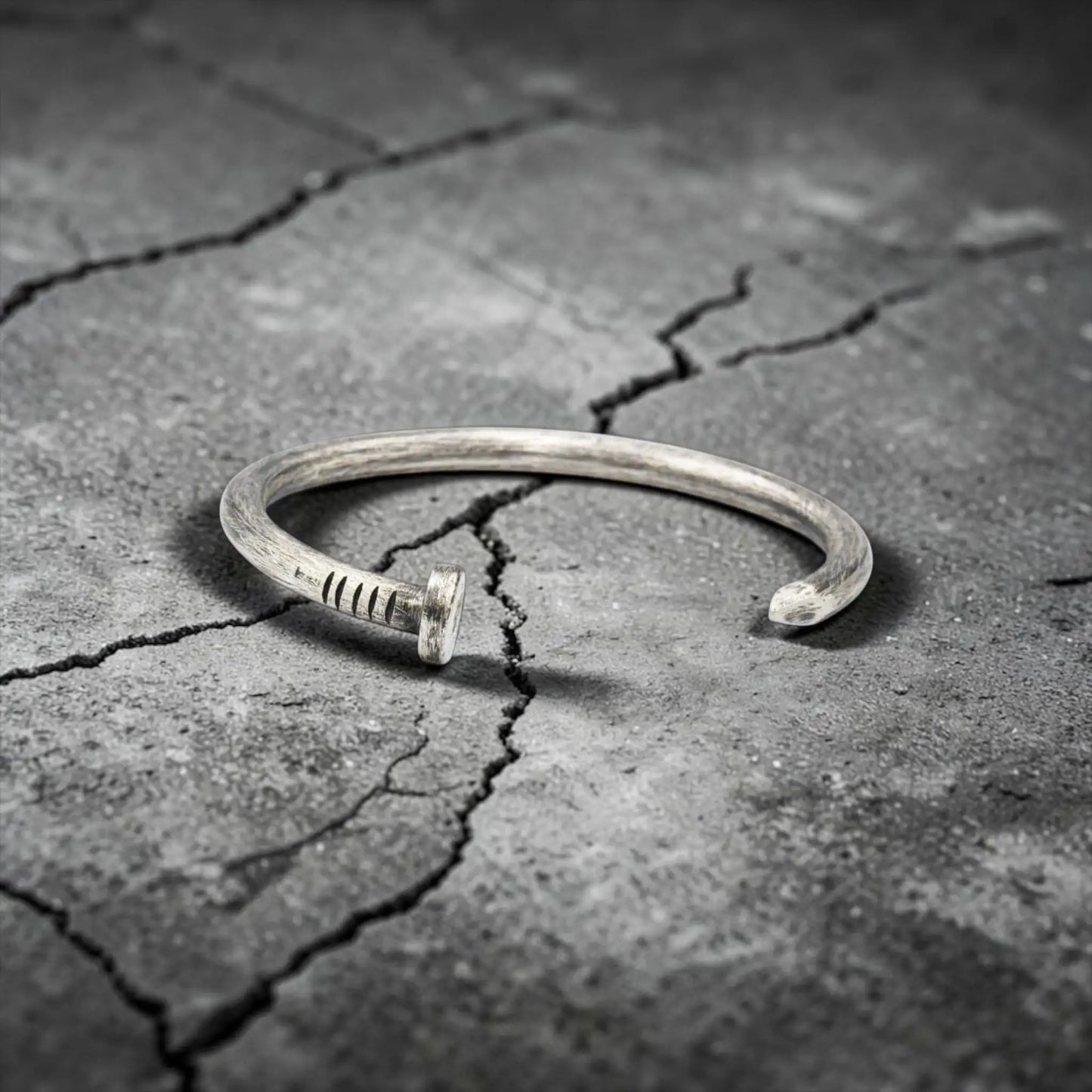 PULSERA CLAVO