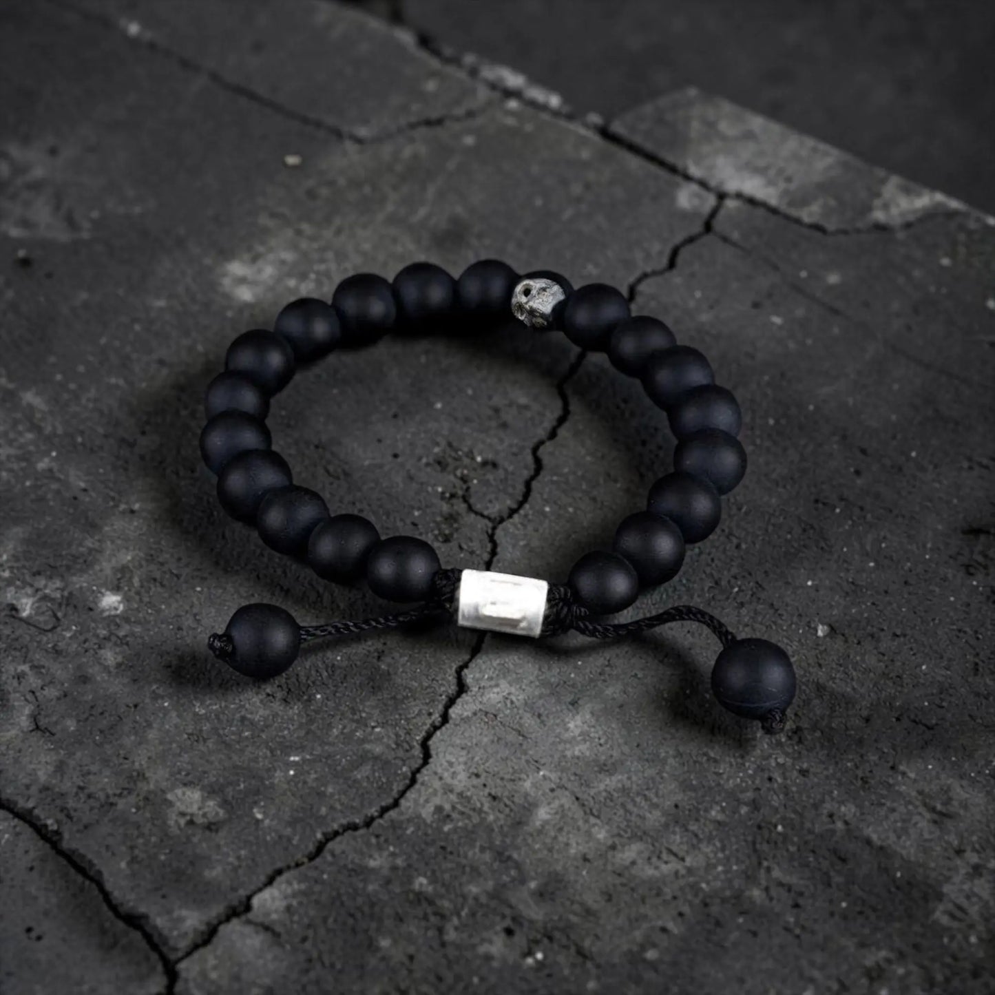 ONE SKULL ONIX BRACELET