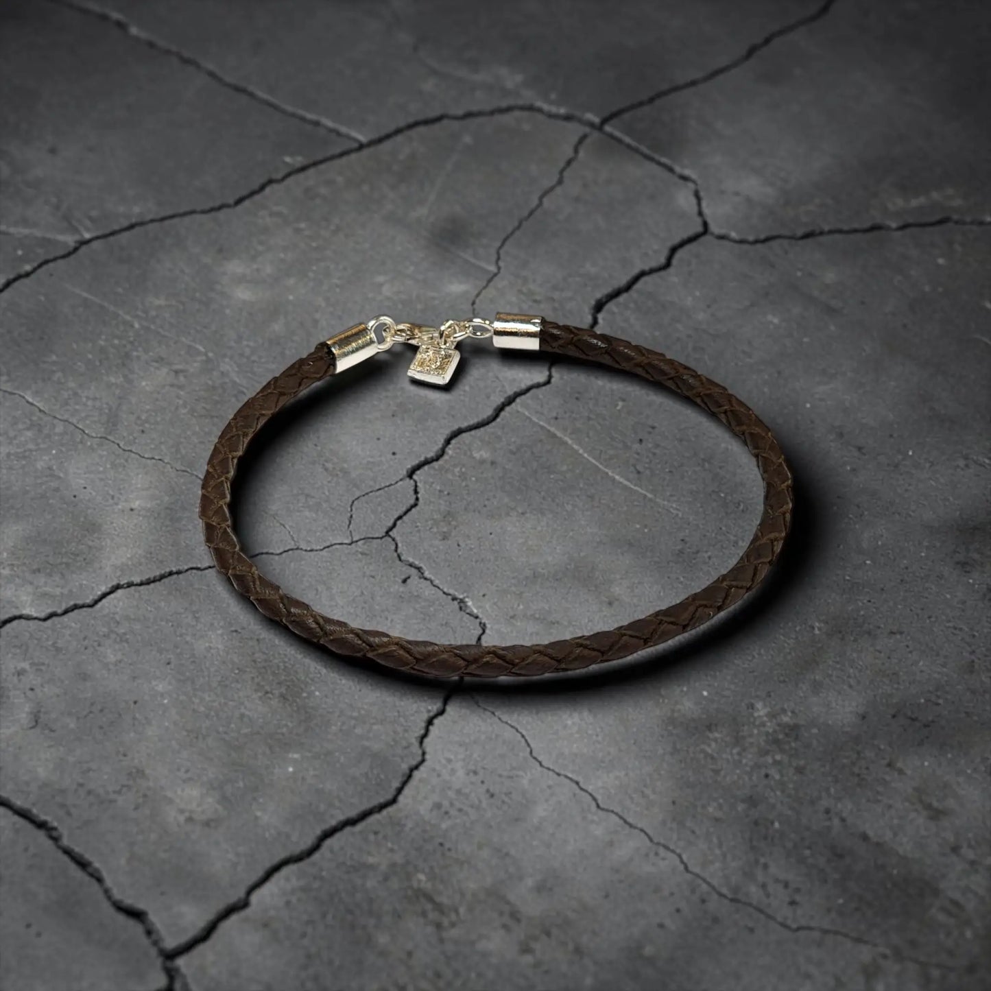 SIMPLE LEATHER BRACELET