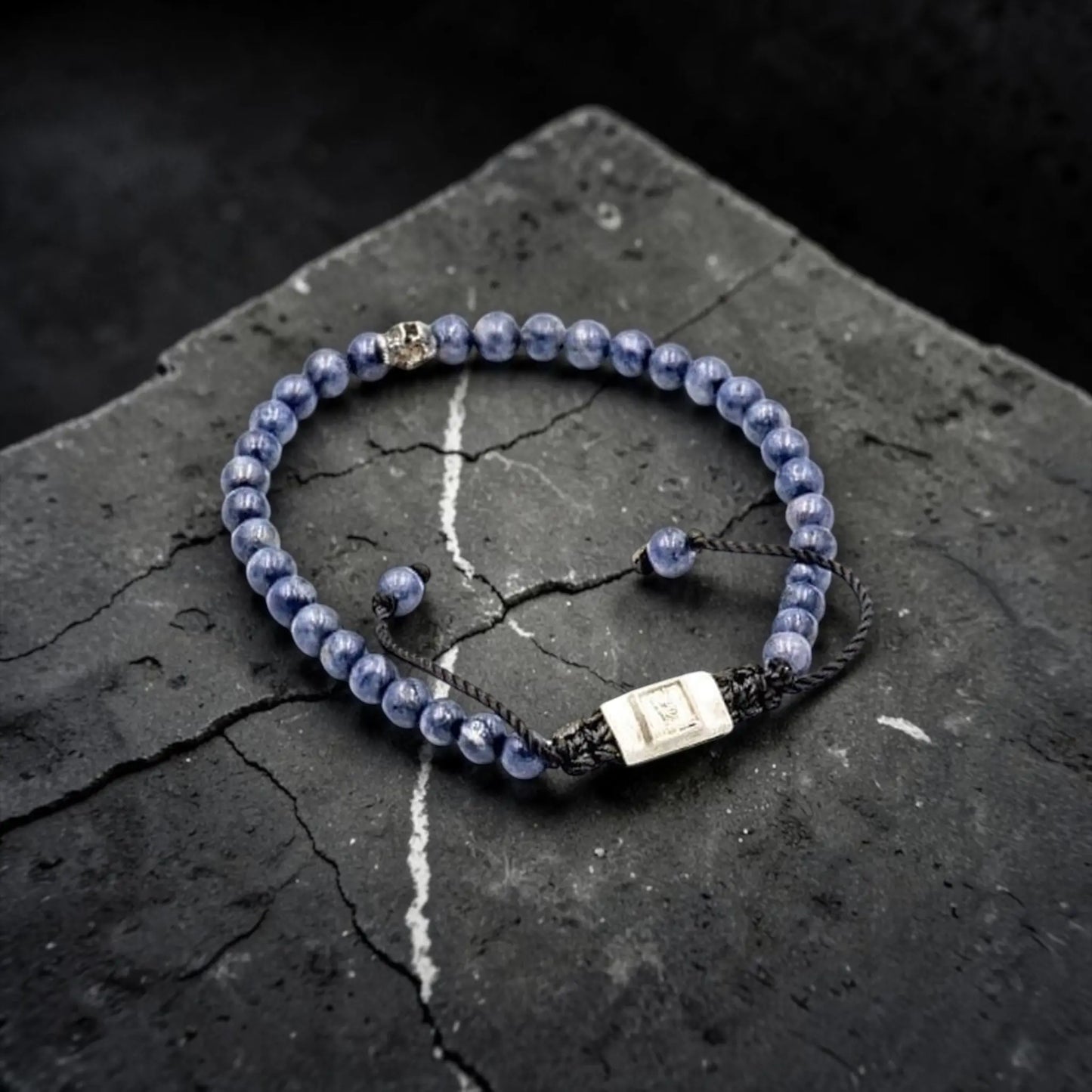 ONE SKULL LAPISLAZULI BRACELET