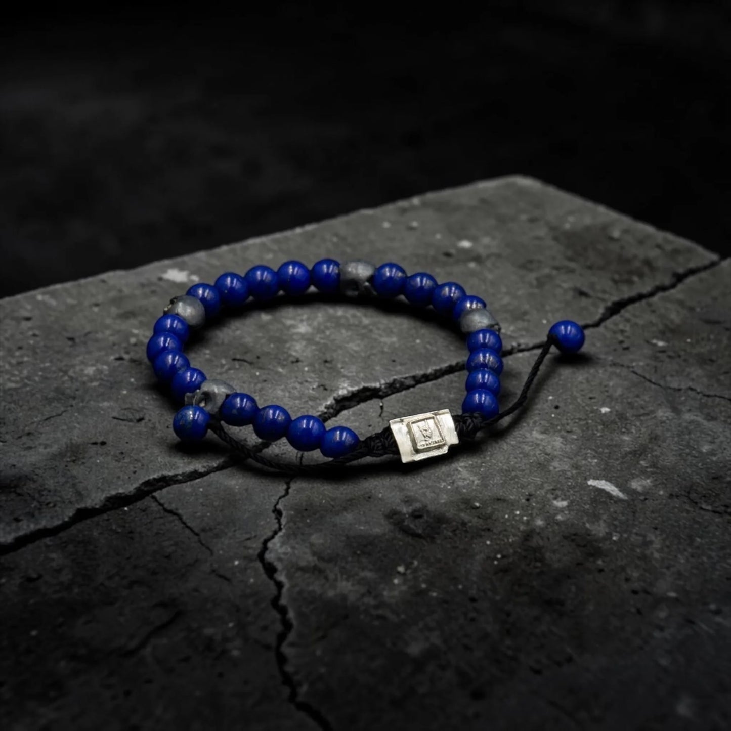 5 SKULLS LAPISLAZULI BRACELET