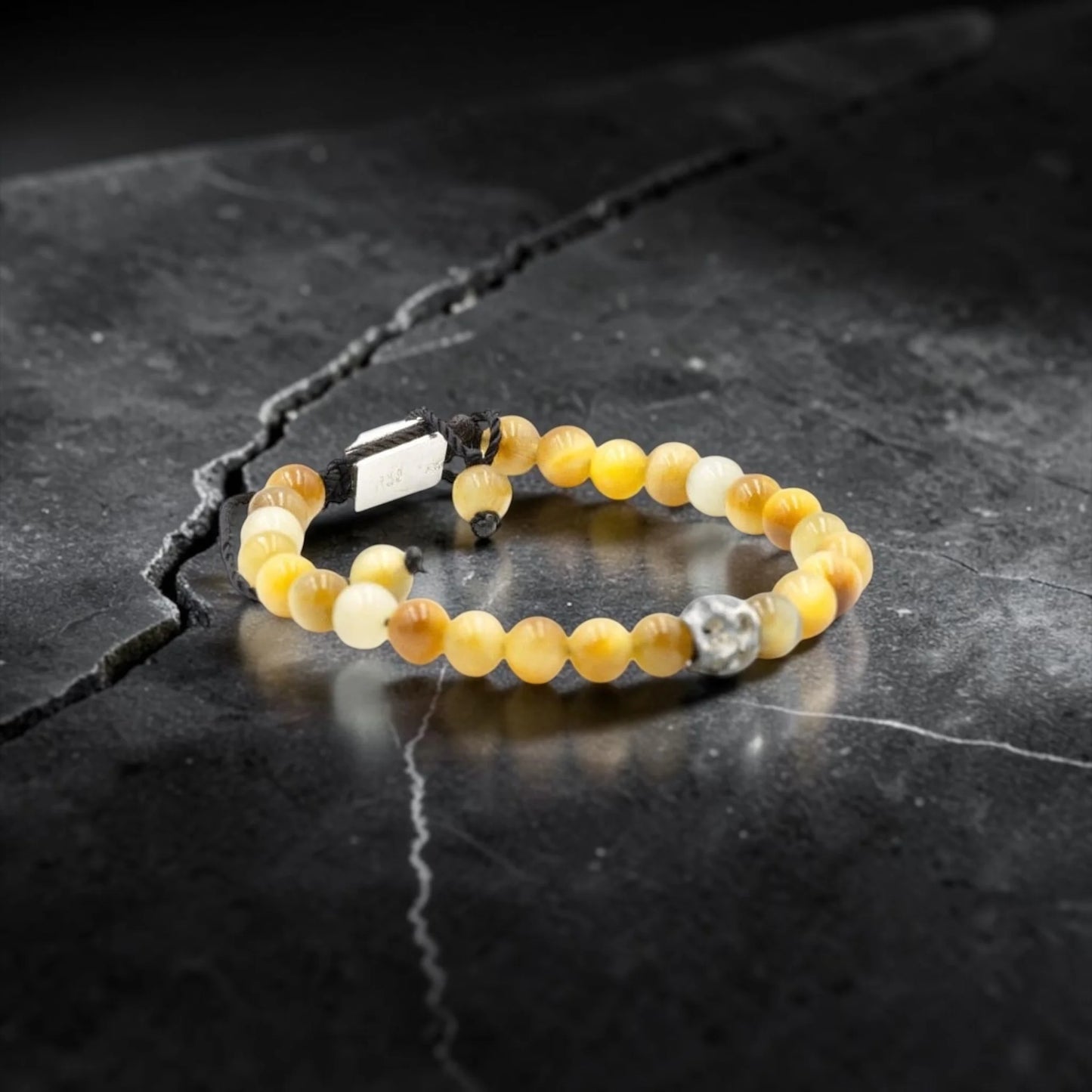 ONE SKULL BLONDE TIGER EYE BRACELET