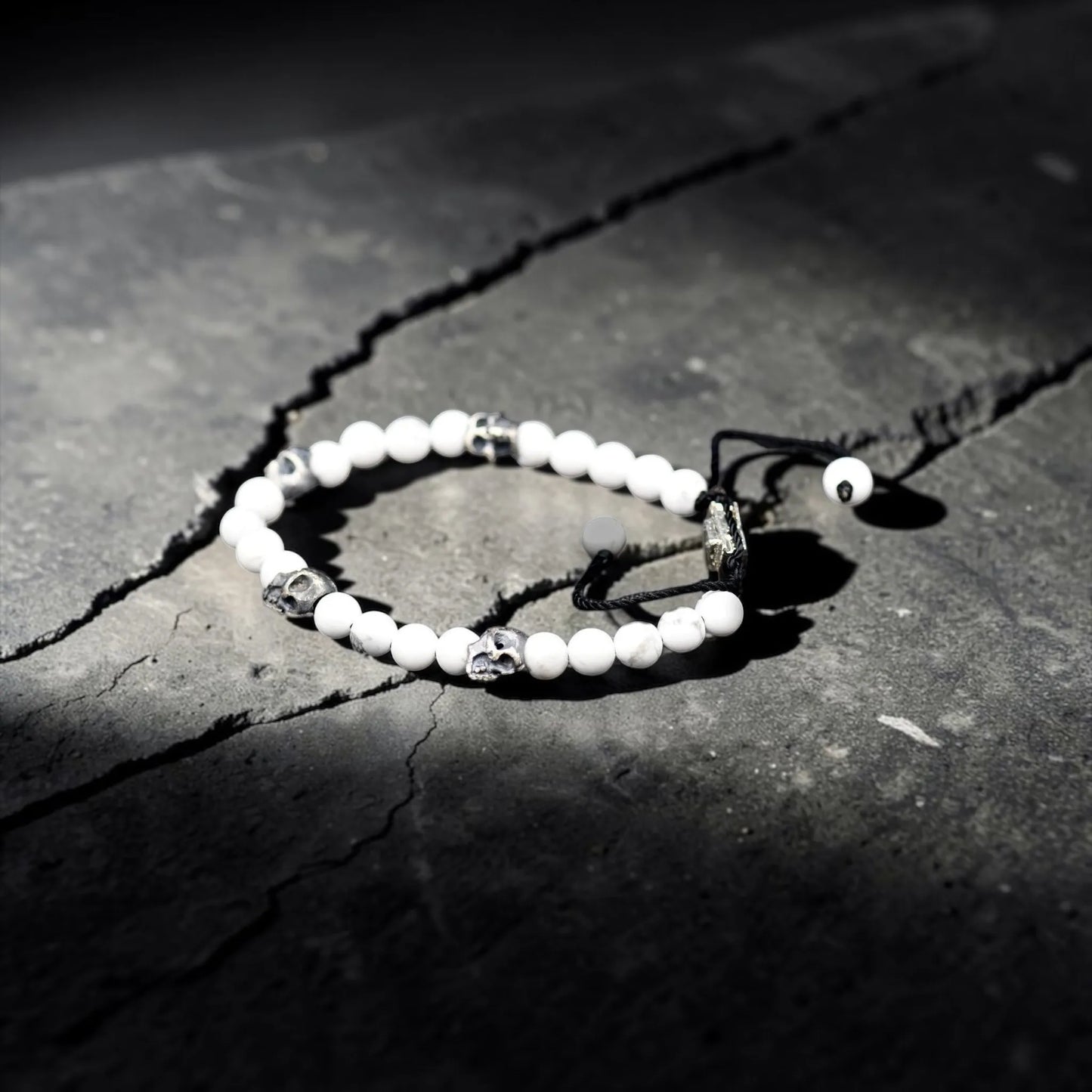 5 SKULLS WHITE TURQUOISE BRACELET