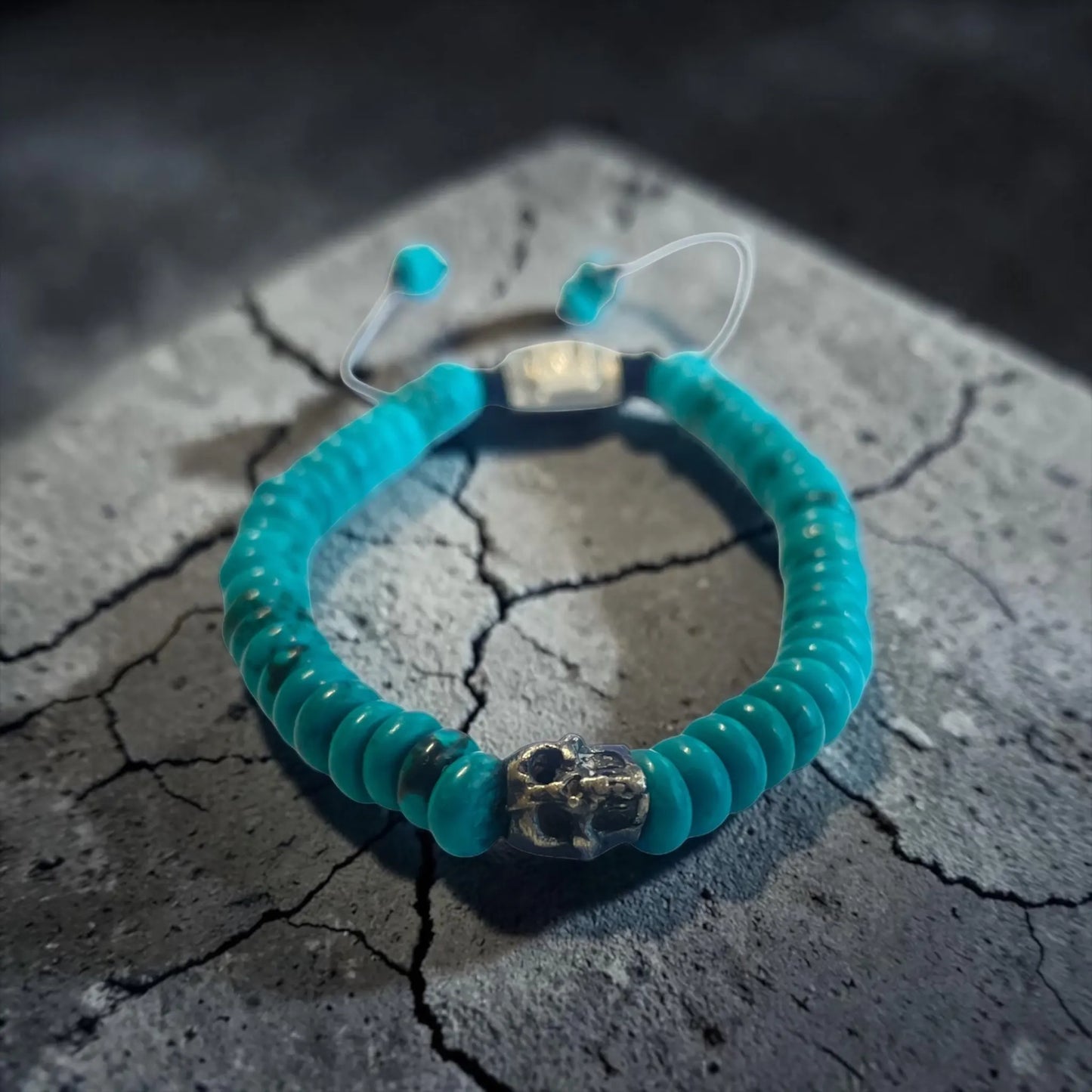 ONE SKULL CIRCLE TURQUOISE BRACELET