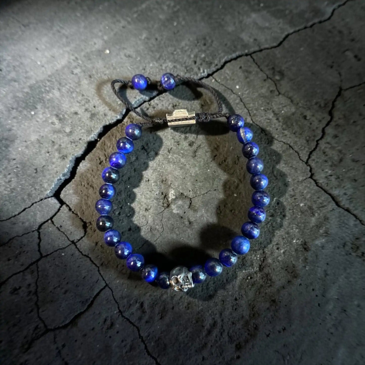 ONE SKULL TIGER EYE BLUE BRACELET