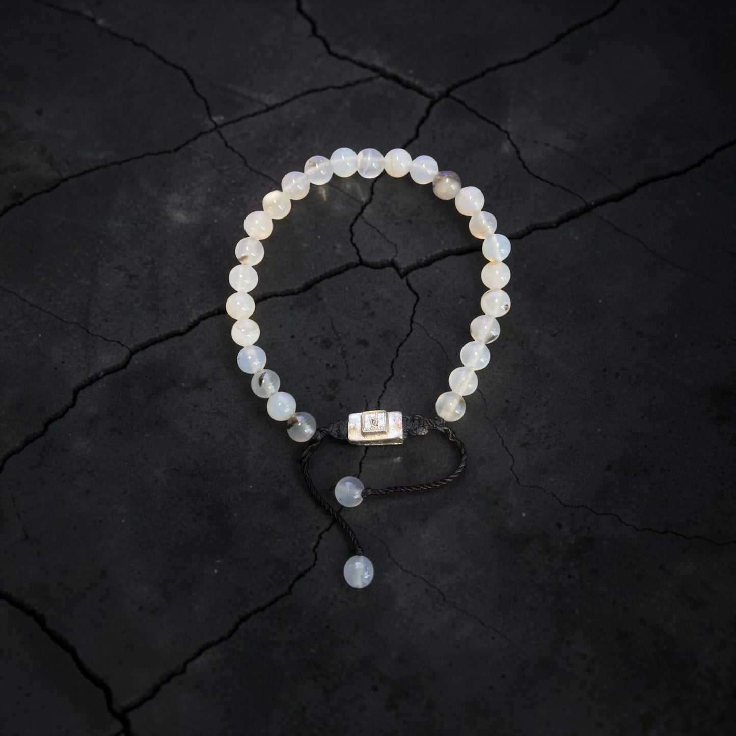 WHITE AGATHA BRACELET
