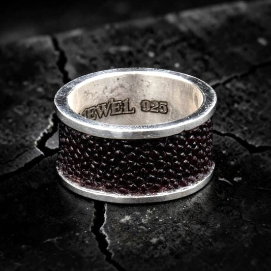 WINE STINGRAY SKIN RING