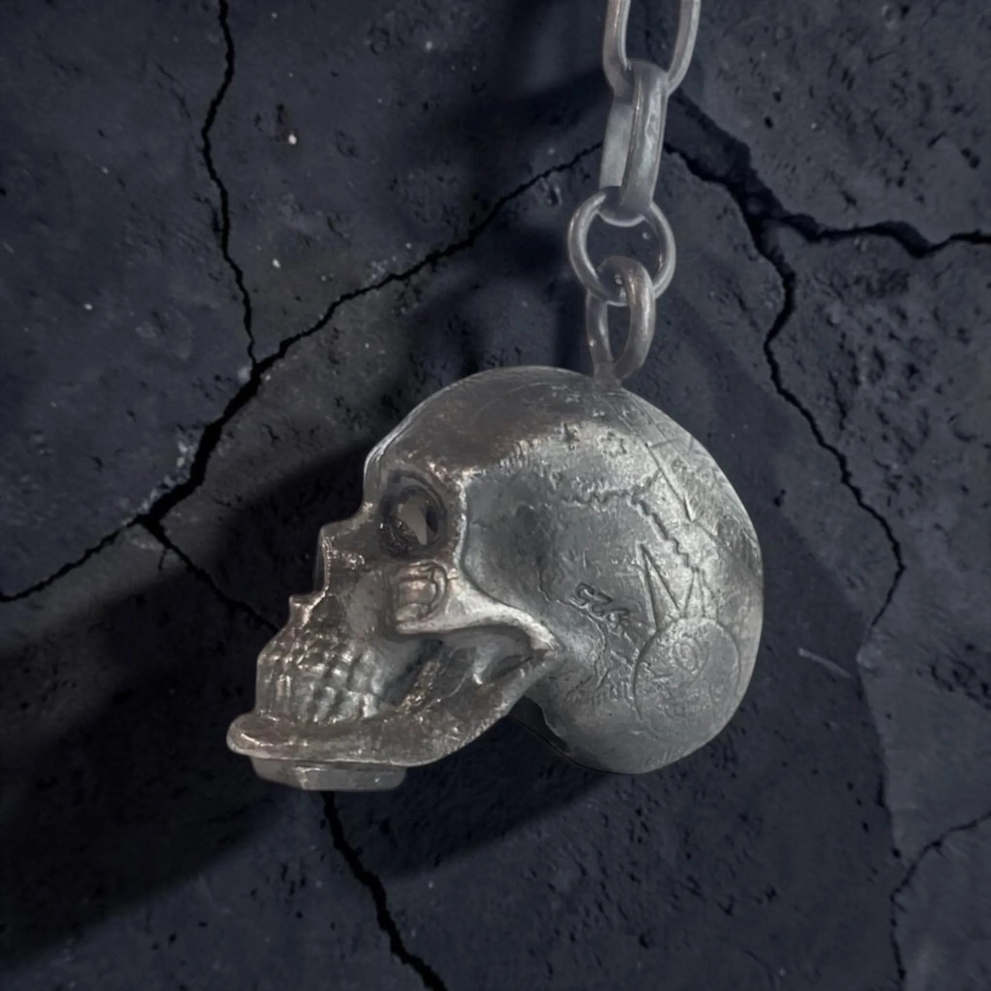 SKULL CARVED ILUMINATI KEY CHAIN SMALL