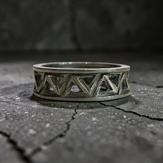 TRIANGLES RING