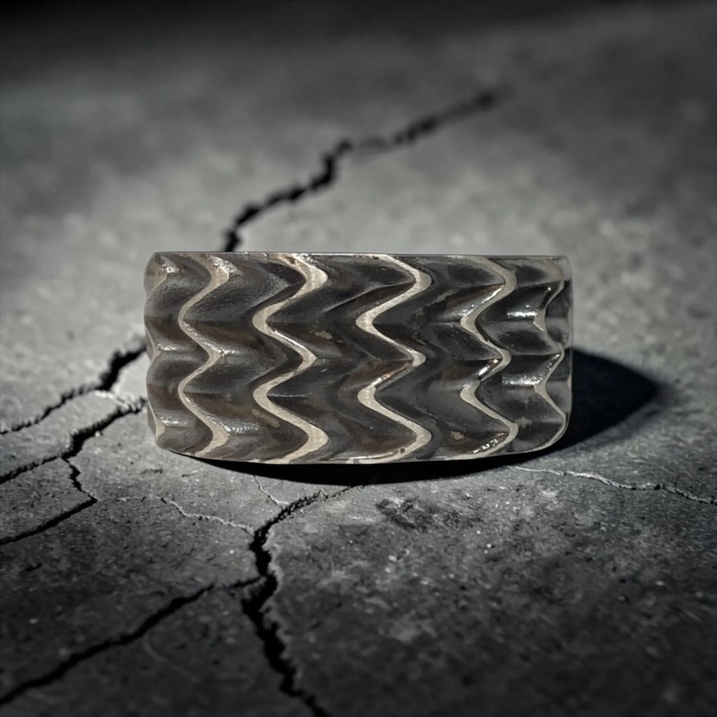 WAVES RING