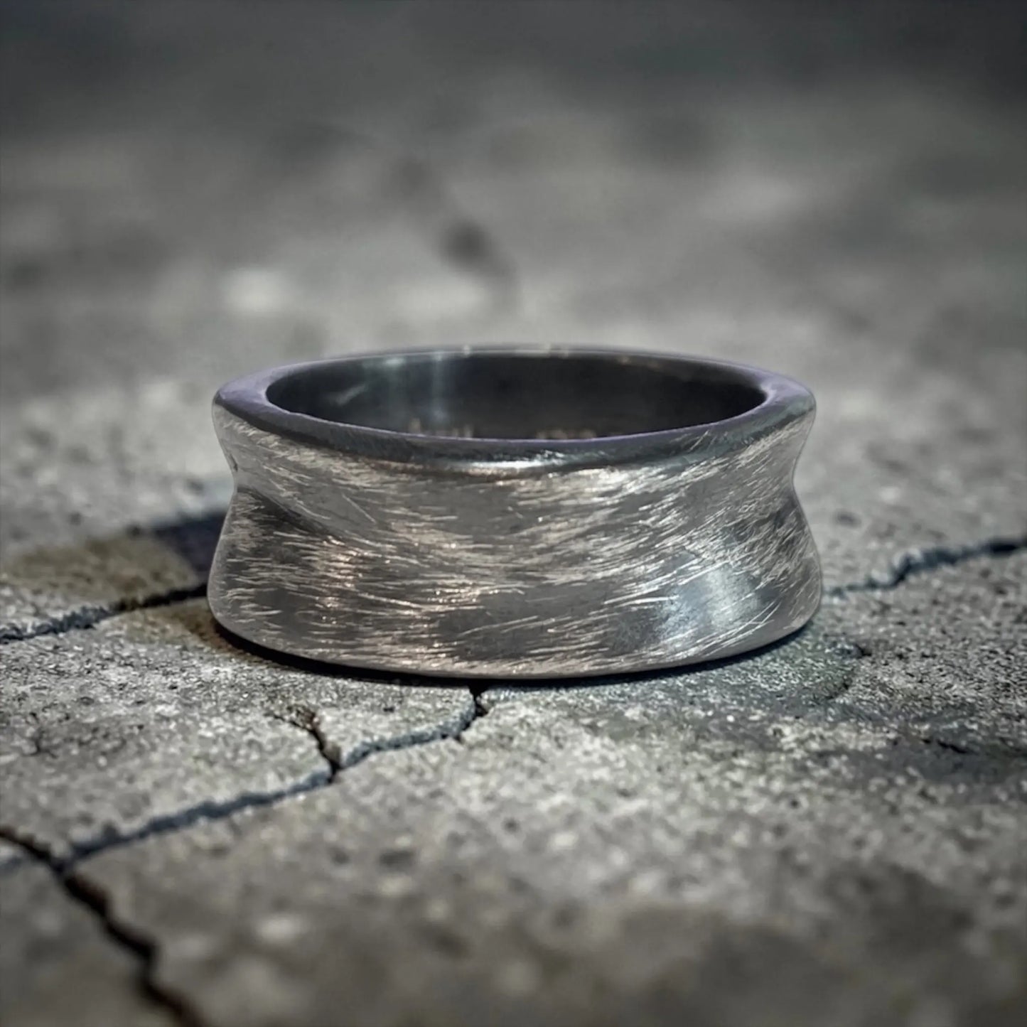 WAVED RING