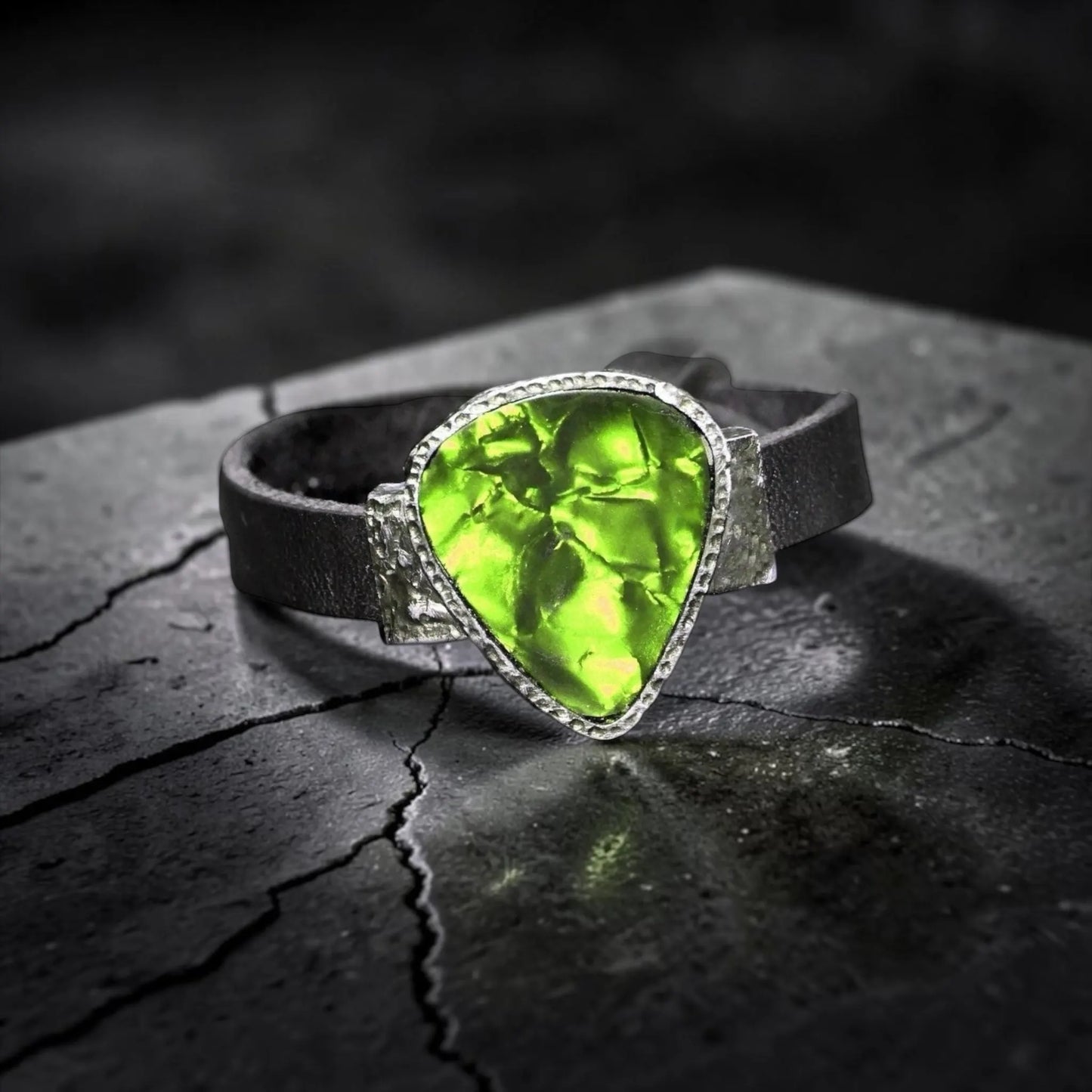 RJ GREEN GUITAR PICK BRACELET
