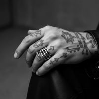 SKULL HAND