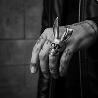 BUNNY STONE SKULL RING