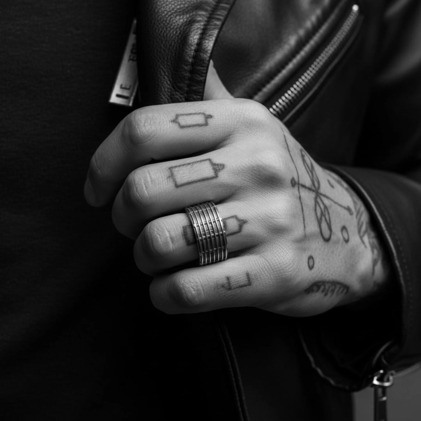 GUITAR STRINGS