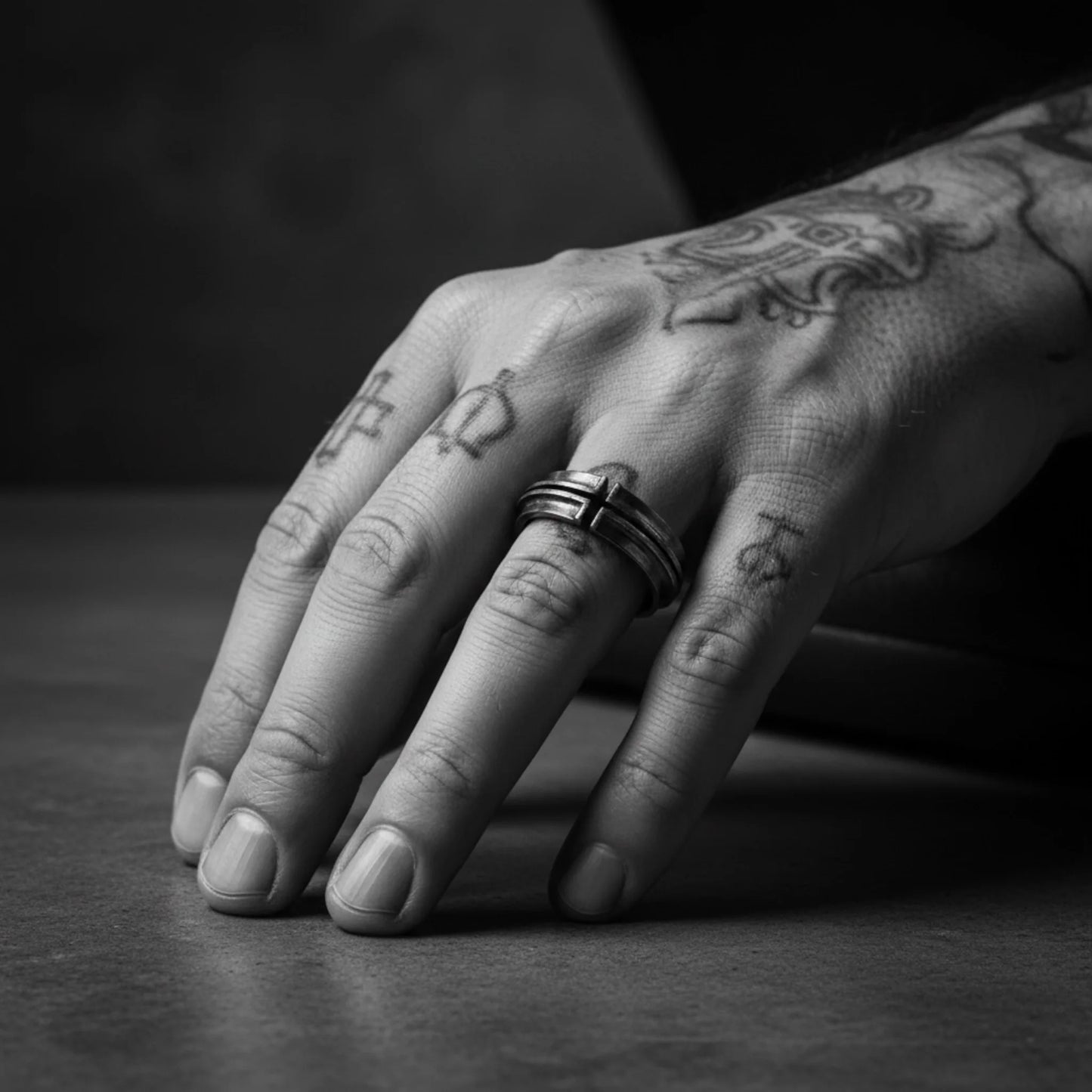 ROUNDED CROSS RING SMALL