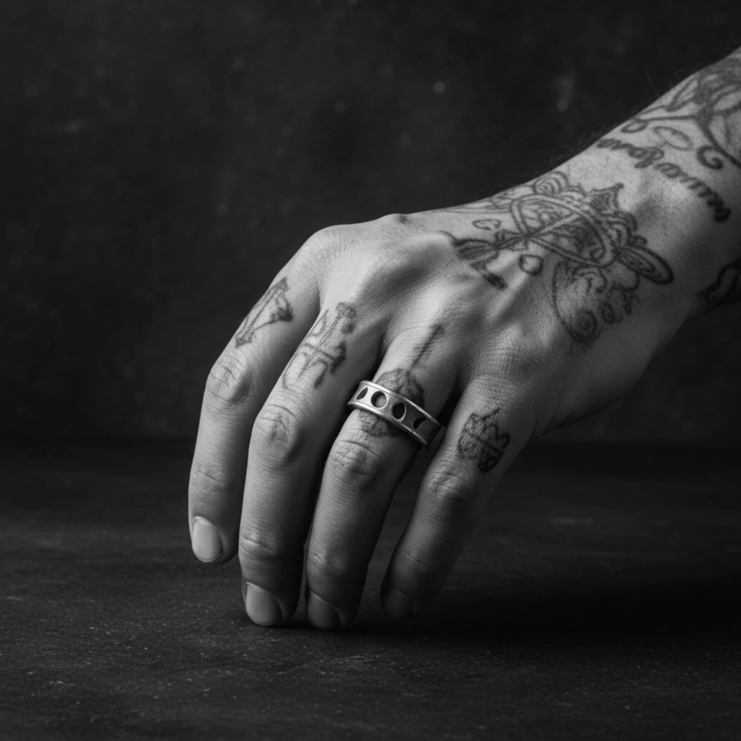 MOON PHASE RING