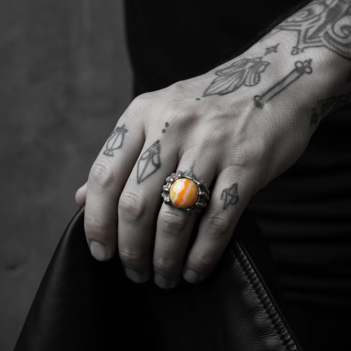 SKULL HAND STONE RING