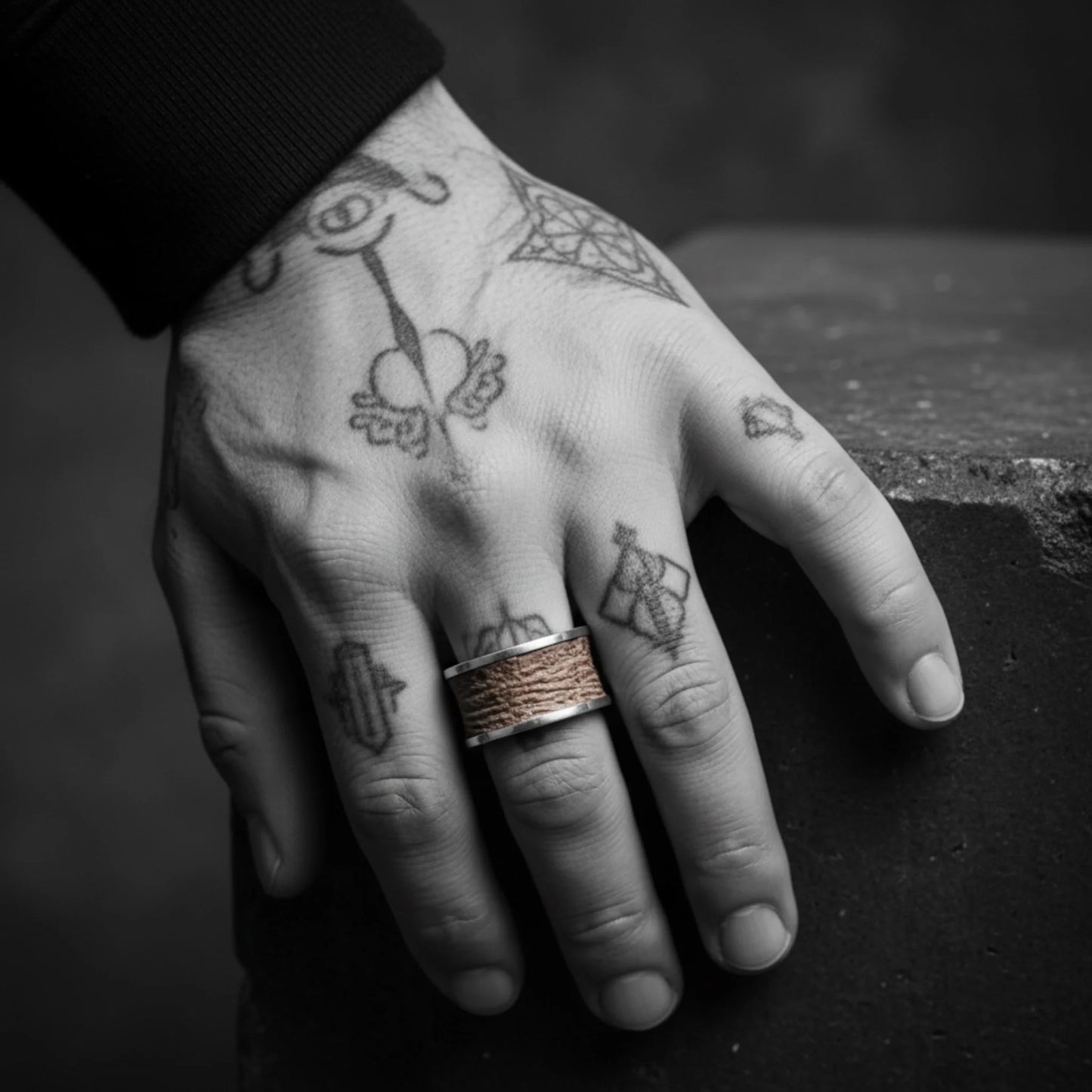 SHARK SKIN RING