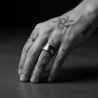 SPLIT EVEN POLISHED N DARK RING