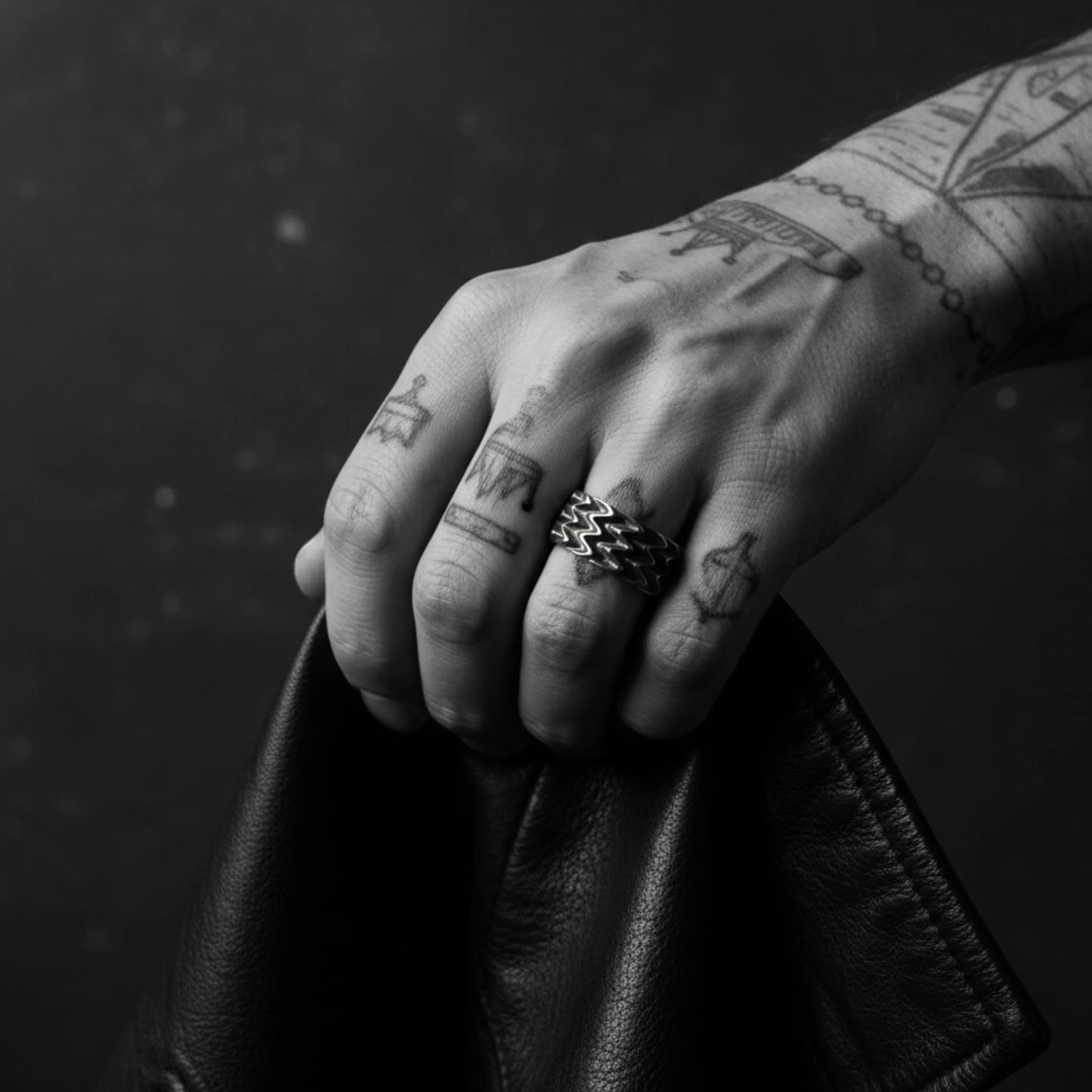 WAVES RING