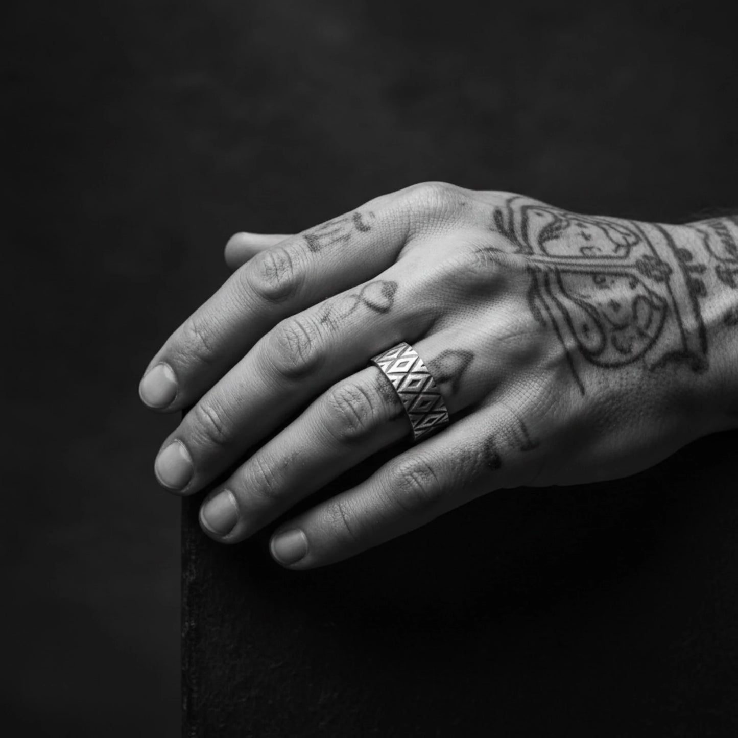 DIAMOND RING