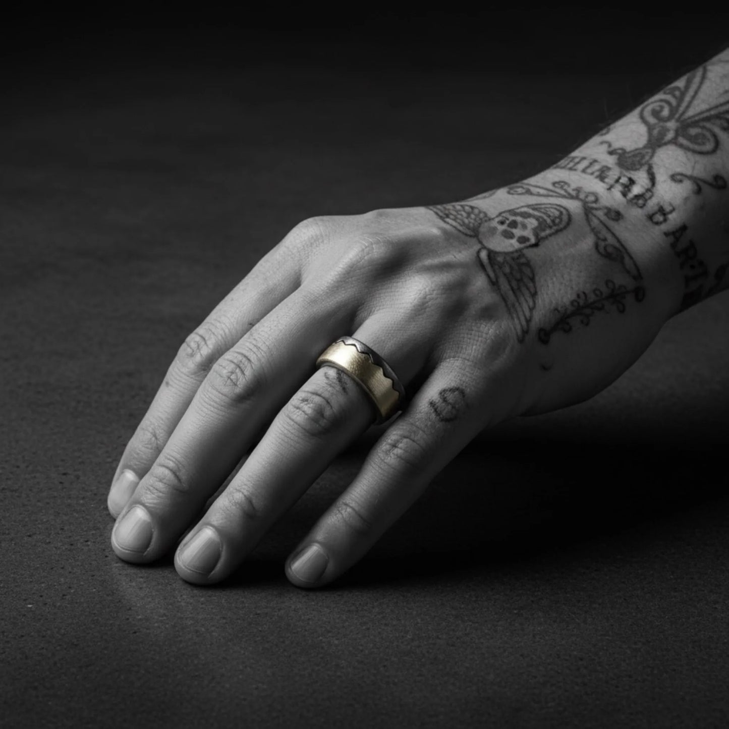 SPLIT POLISHED N DARK RING