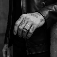 SQUARED BASED RING