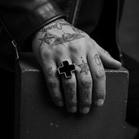 STONE CROSS RING ONIX