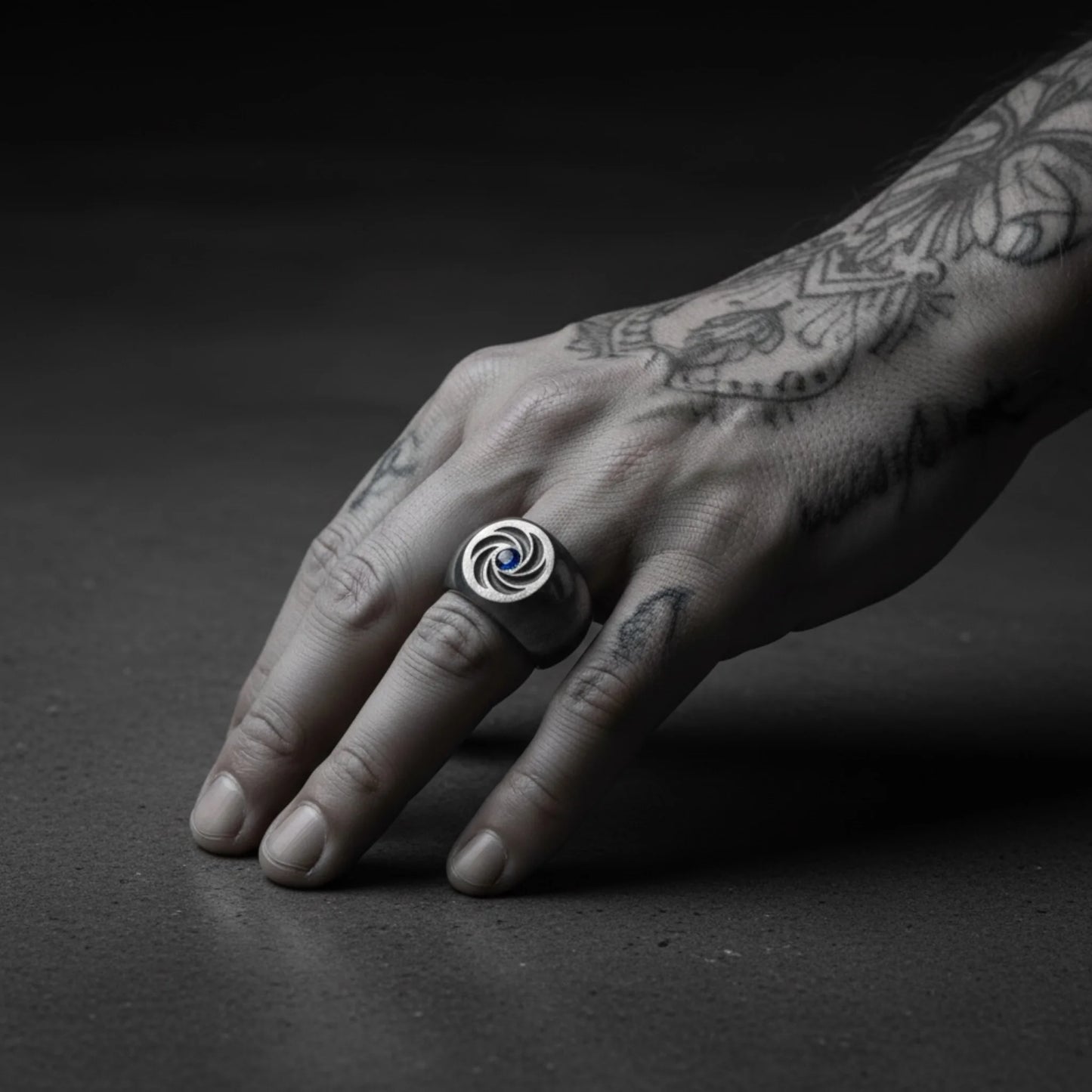 HURRICANE STONE RING