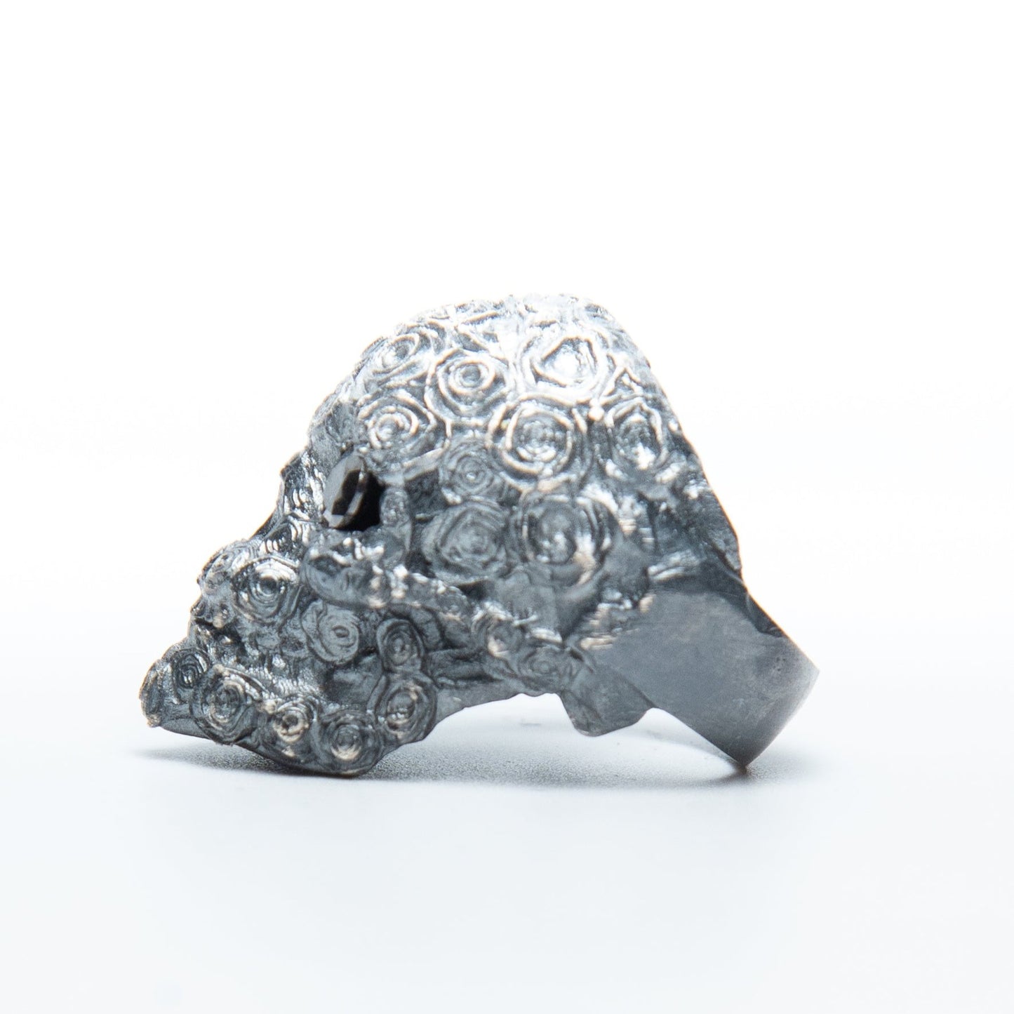 W ROSES SKULL STONE RING