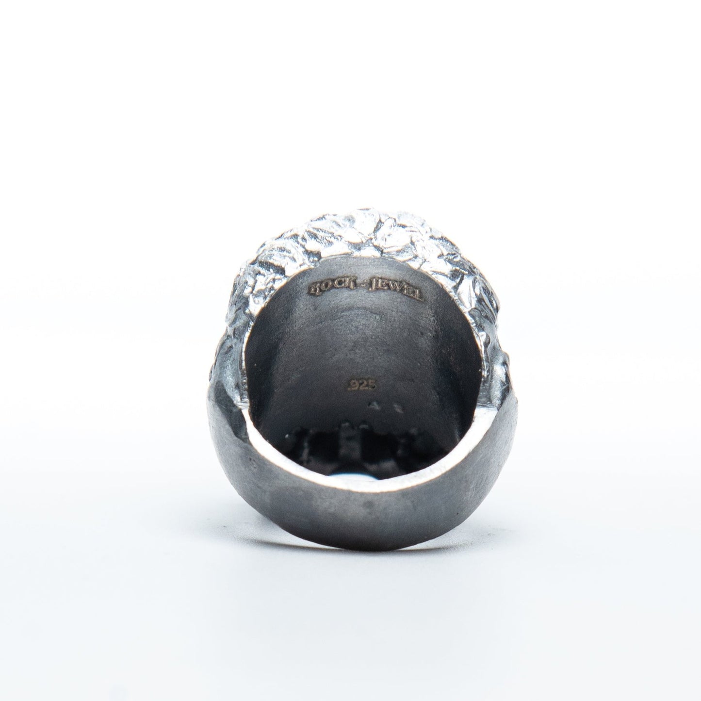 W ROSES SKULL STONE RING